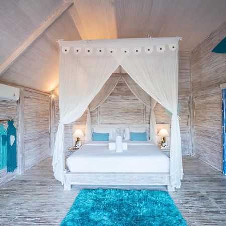 Апарт отель Seminyak Beach Hut Экстерьер фото
